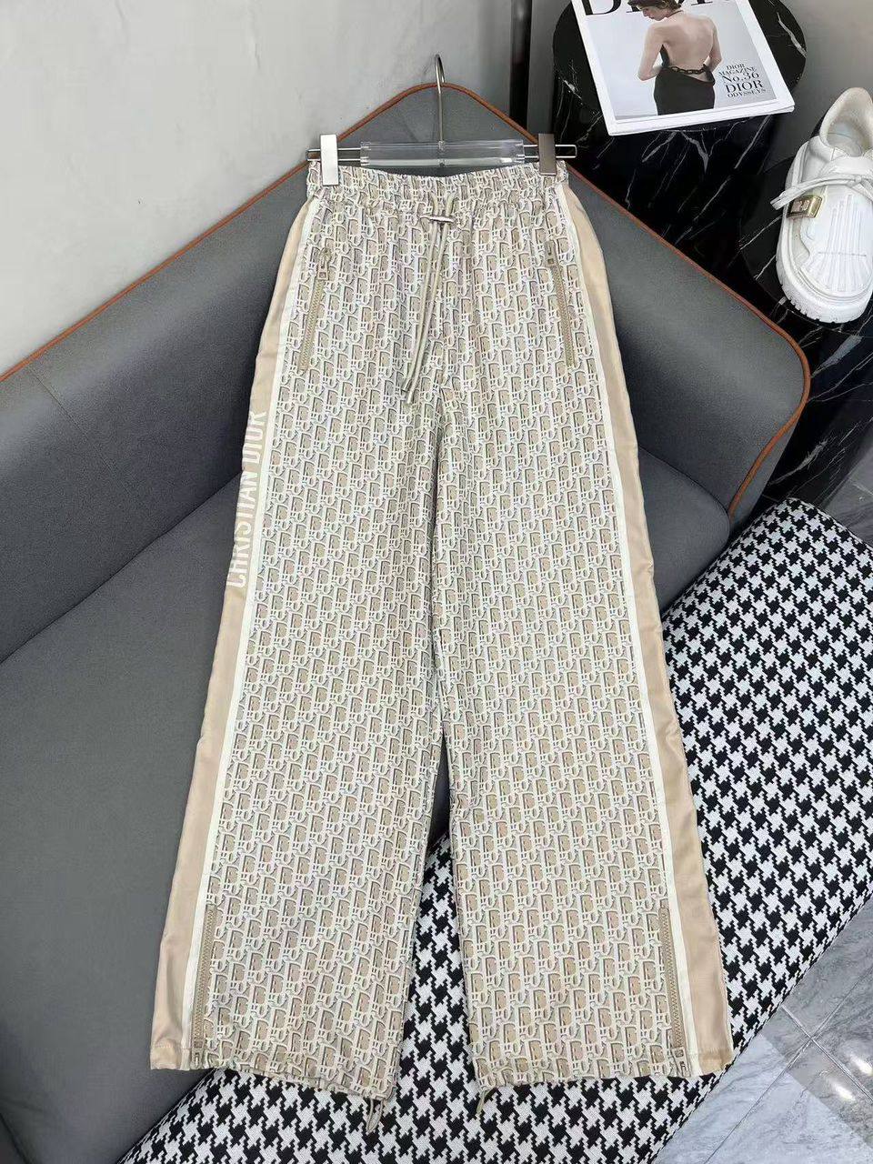 D10r pants